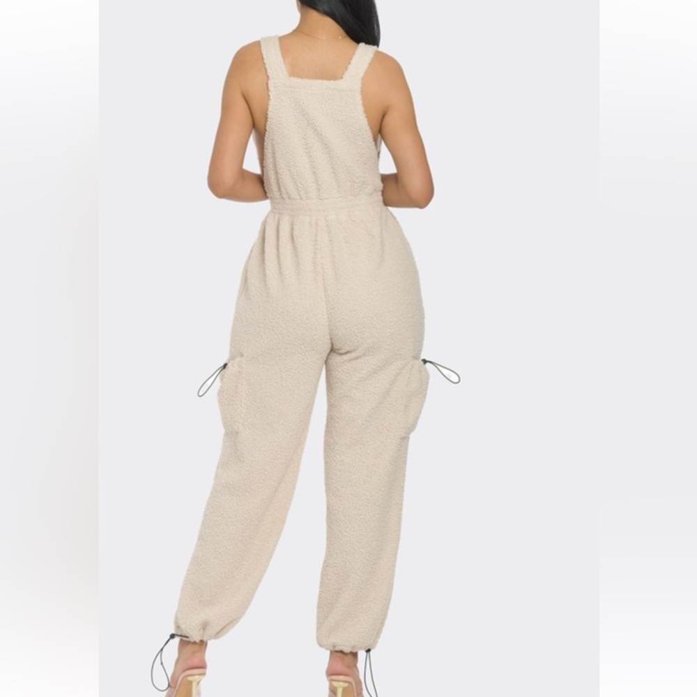 ❣️Jumpsuit❣️ - Picture 2 of 2